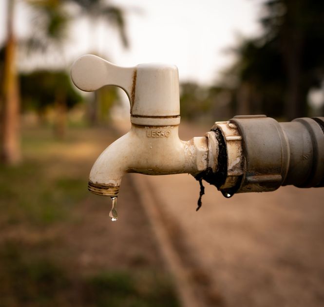 Protestas en Daule por planillas de agua altas y mal trato de contratistas de EMAPA