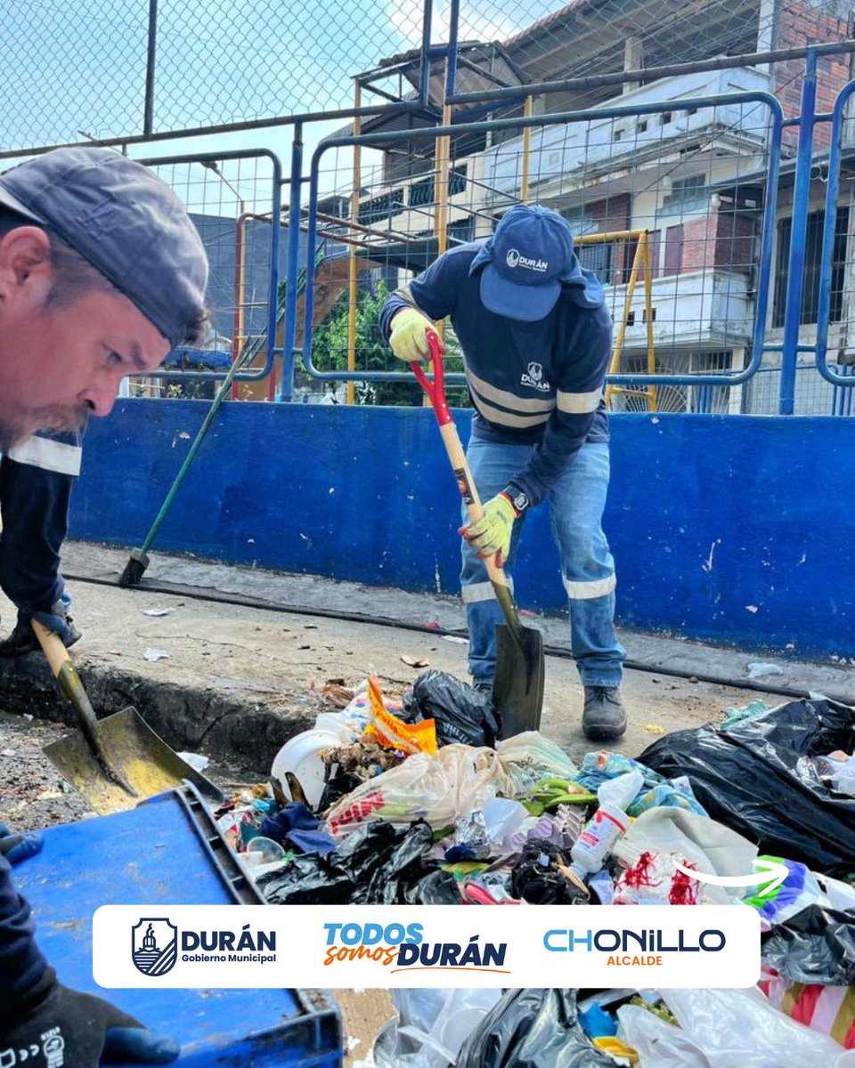 Equipo municipal limpia 3.ª Etapa de El Recreo en Durán