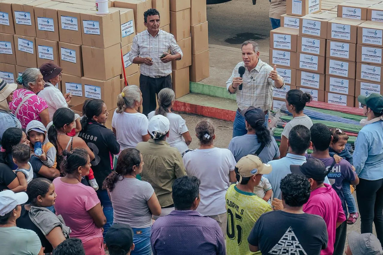 Prefectura del Guayas entrega 350 kits en Yaguachi ante el desborde del Chimbo