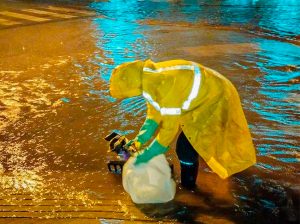Municipio desplegó 150 funcionarios para atender inundaciones en Guayaquil