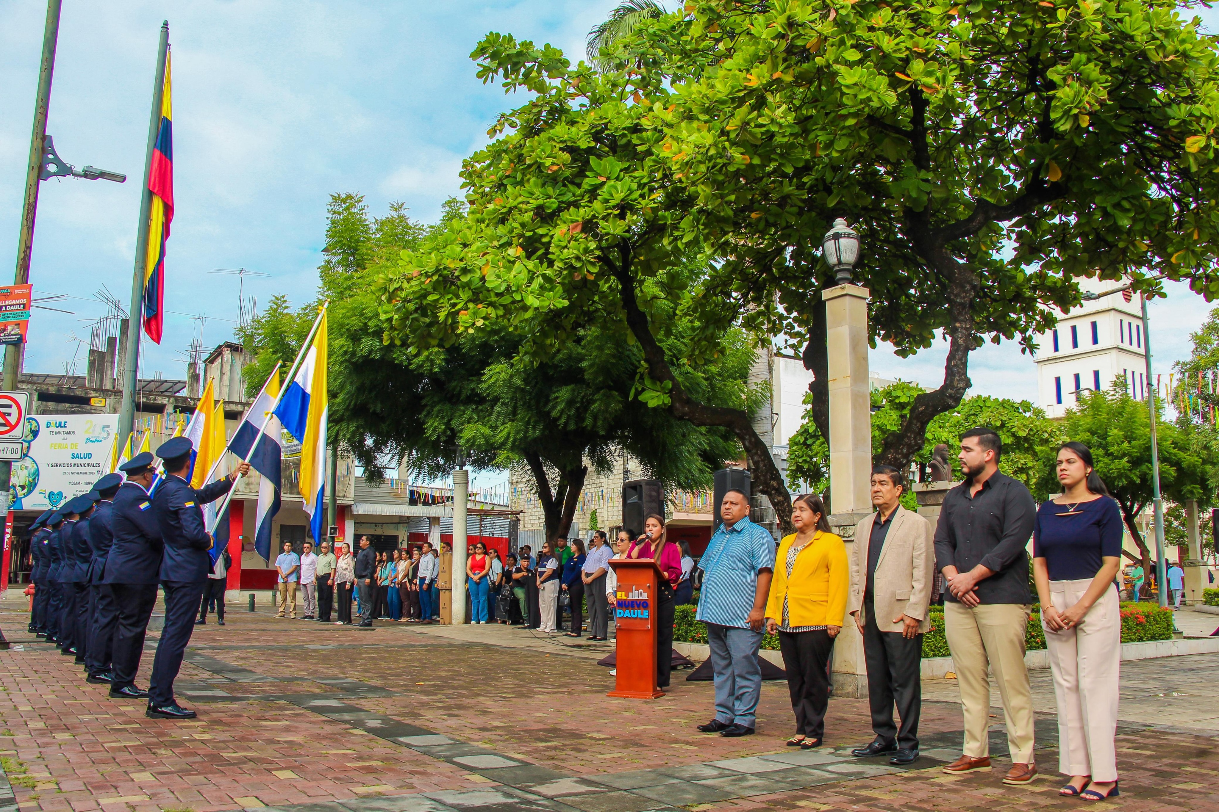 Minuto Cívico rinde homenaje a los 206 años de la Independencia de Daule