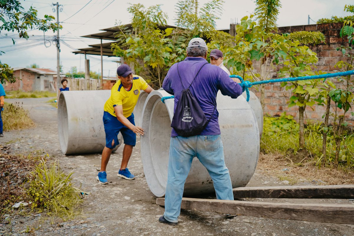 El Triunfo inicia instalación de tuberías en Arbolito 3 para frenar inundaciones