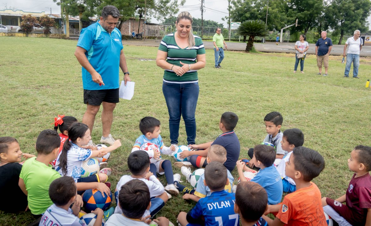 Inicia el balón en los cursos vacacionales de fútbol en El Empalme