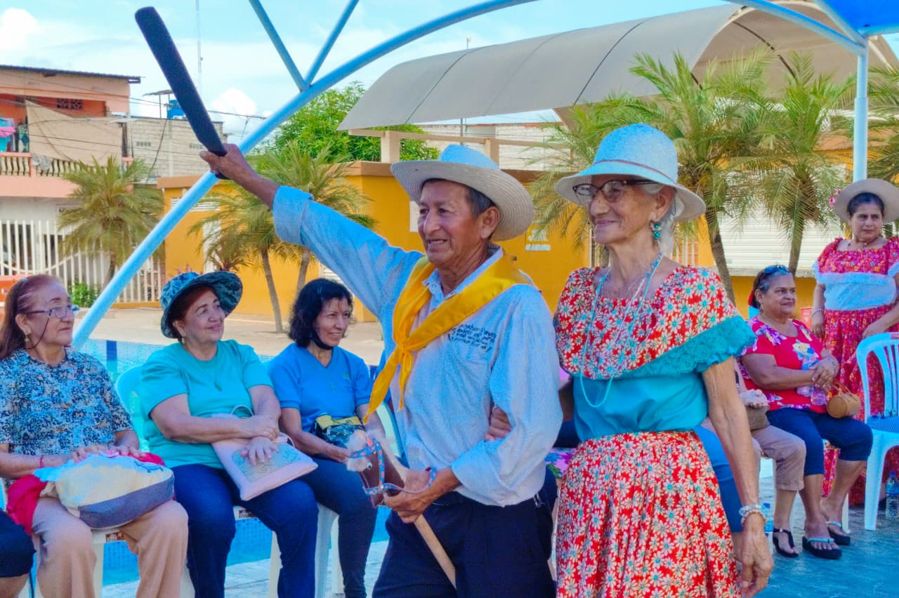 Adultos mayores de Daule disfrutaron de una jornada festiva en el Parque Acuático