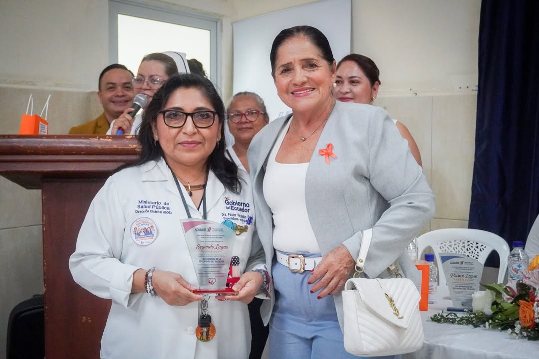 Alcaldesa de Balzar refirma compromiso con seguridad del paciente en Hospital Básico
