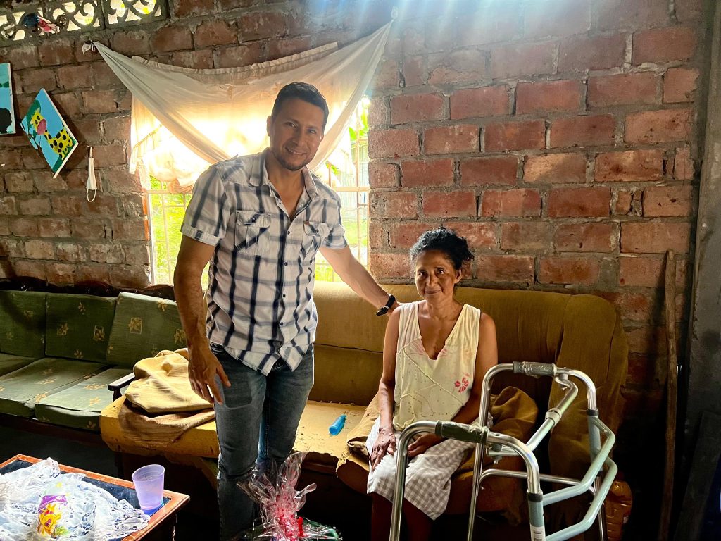 Municipio de Naranjito entregó canastas a madres en zona rural
