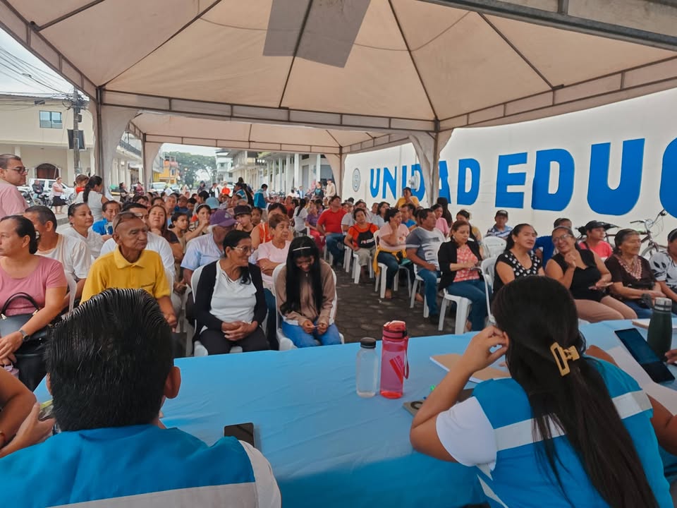 Prefectura del Guayas y El Triunfo entregan 1.000 lentes gratis en brigada de salud visual
