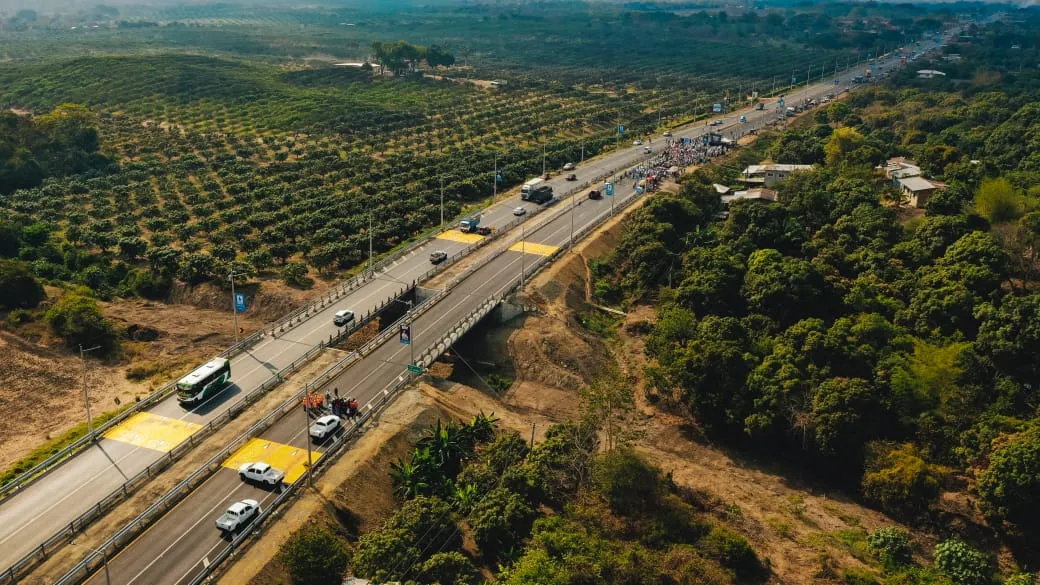 Prefectura entrega vía Nobol-La Cadena con cuatro carriles para 15 mil vehículos diarios