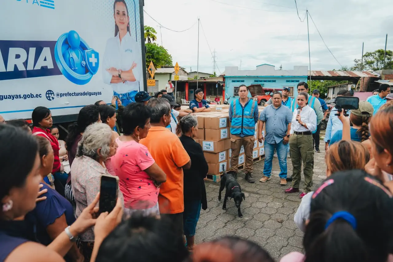 Prefectura del Guayas entrega 500 kits a Milagro por alertas rojas en el cantón