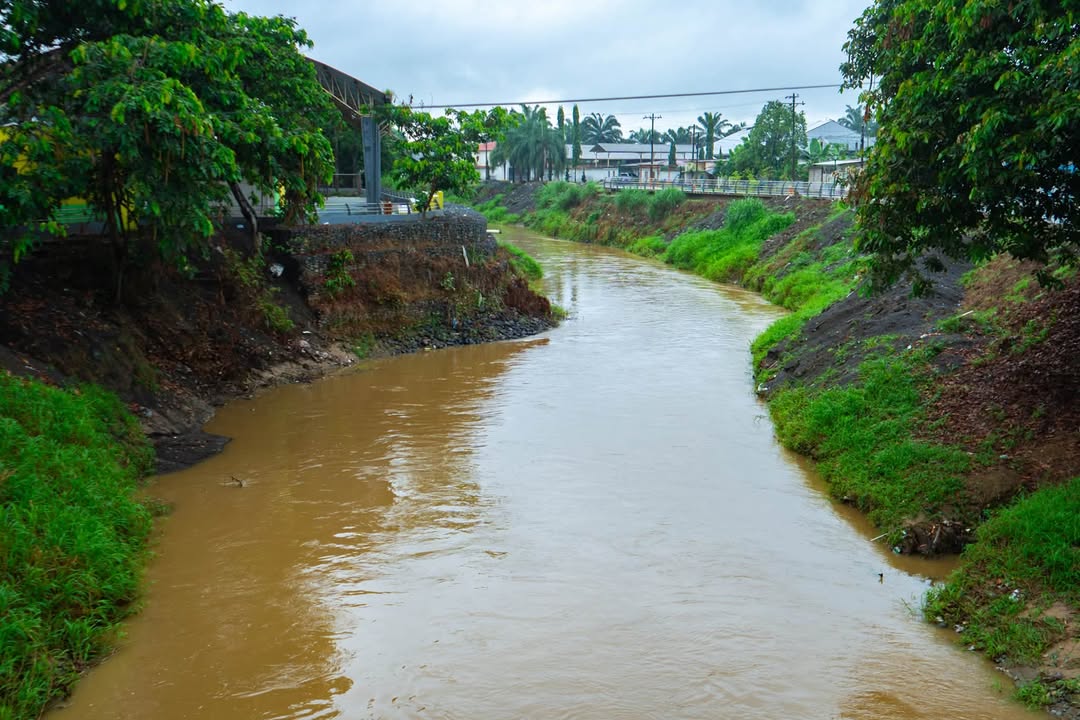 Ríos Amarillos y Chilintomo suben al 45% en Simón Bolívar ante lluvias previstas