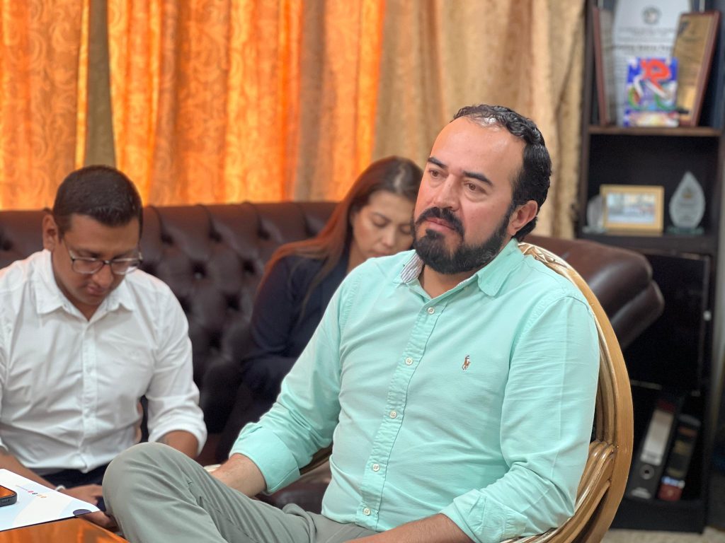 Naranjito busca capacitación laboral con apoyo técnico de AME