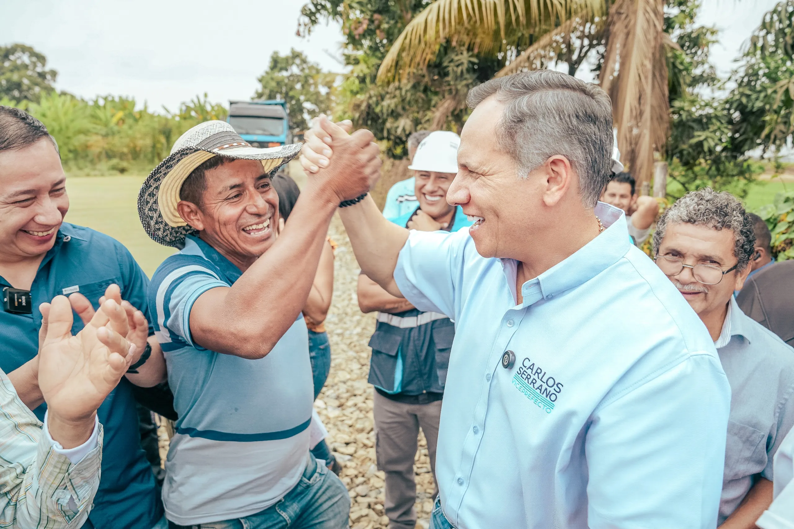 Prefectura del Guayas mejora 1 km de vía en La Venganza, Santa Lucía