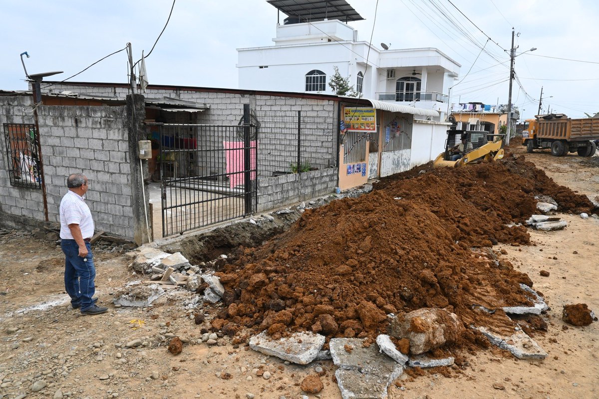 Avanzan obras en Las Tecas con trabajo continuo en El Empalme