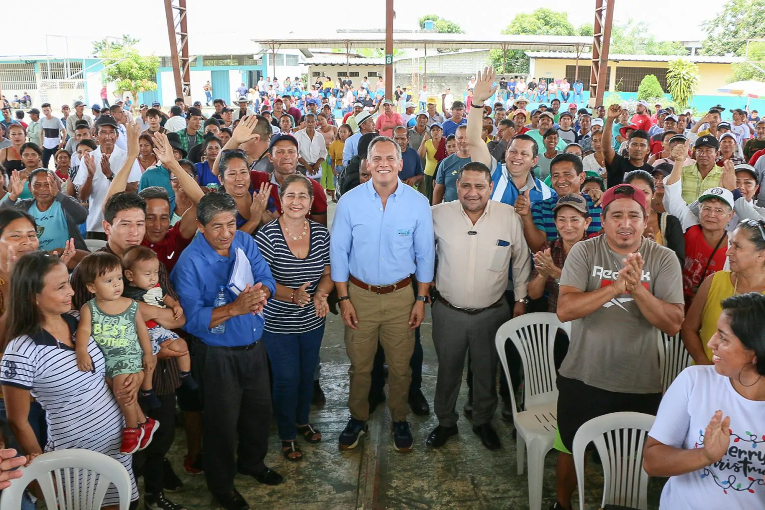 Prefectura del Guayas inauguró control vial en Durán-Tambo y entregó insumos agrícolas en Isidro Ayora