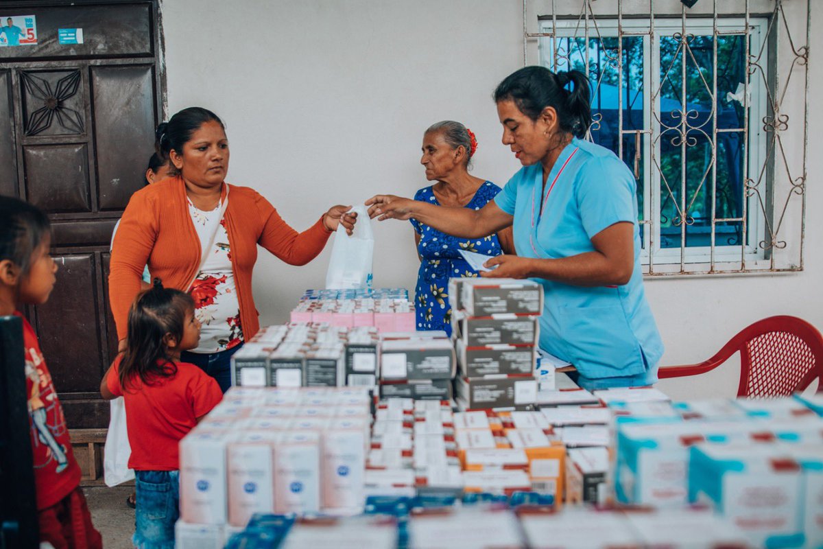 Unidad Médica Móvil atendió a vecinos de Creo en Dios en San Jacinto