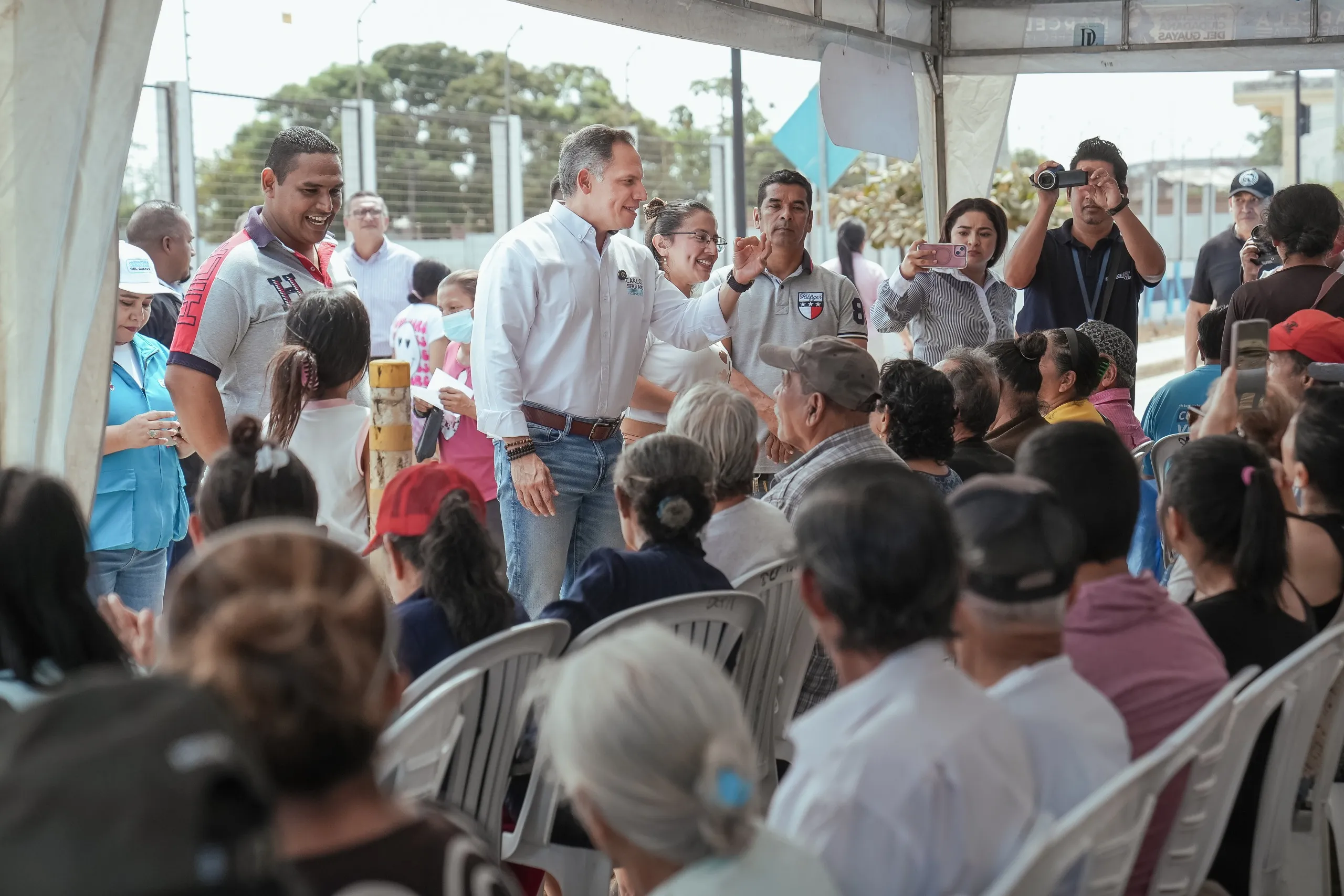 Convoy del Cuidado de la Prefectura del Guayas llegó a Nobol con servicios gratuitos
