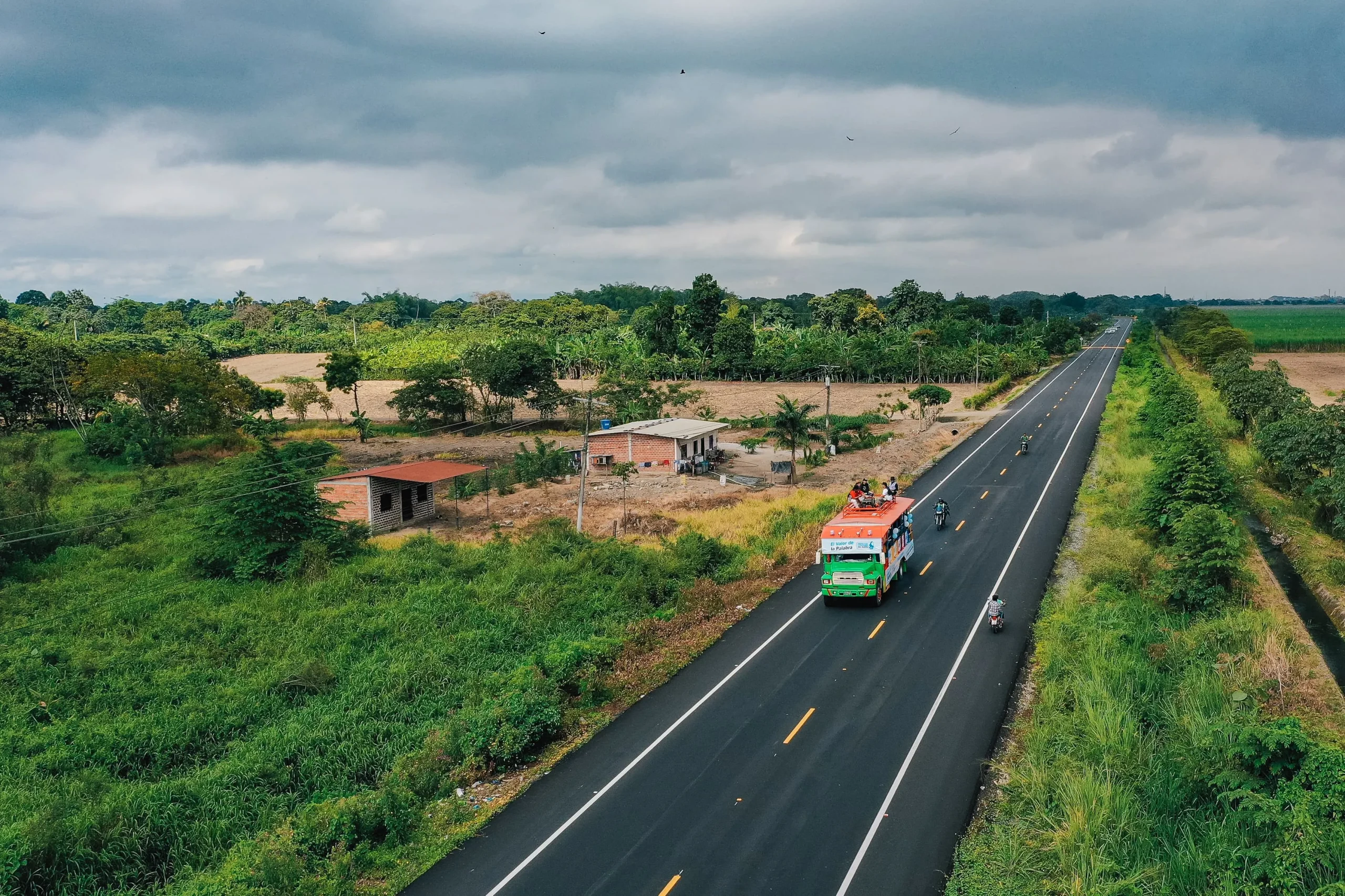 Prefectura del Guayas entrega vía Milagro-Carrizal para 100 mil habitantes rurales