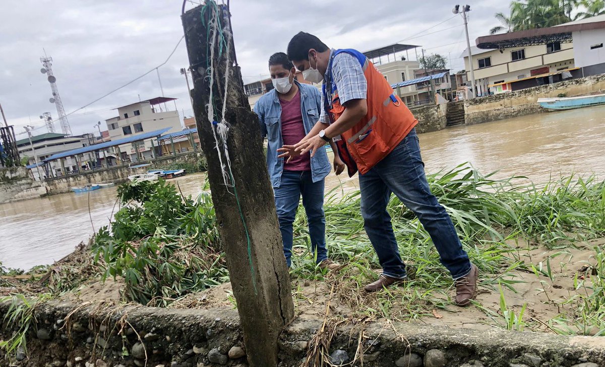 Técnicos del GAD Municipal inspeccionan muros de contención en zona urbana