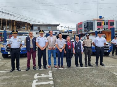 Entregan camioneta a la CTE en Coronel Marcelino Maridueña para vigilar carreteras
