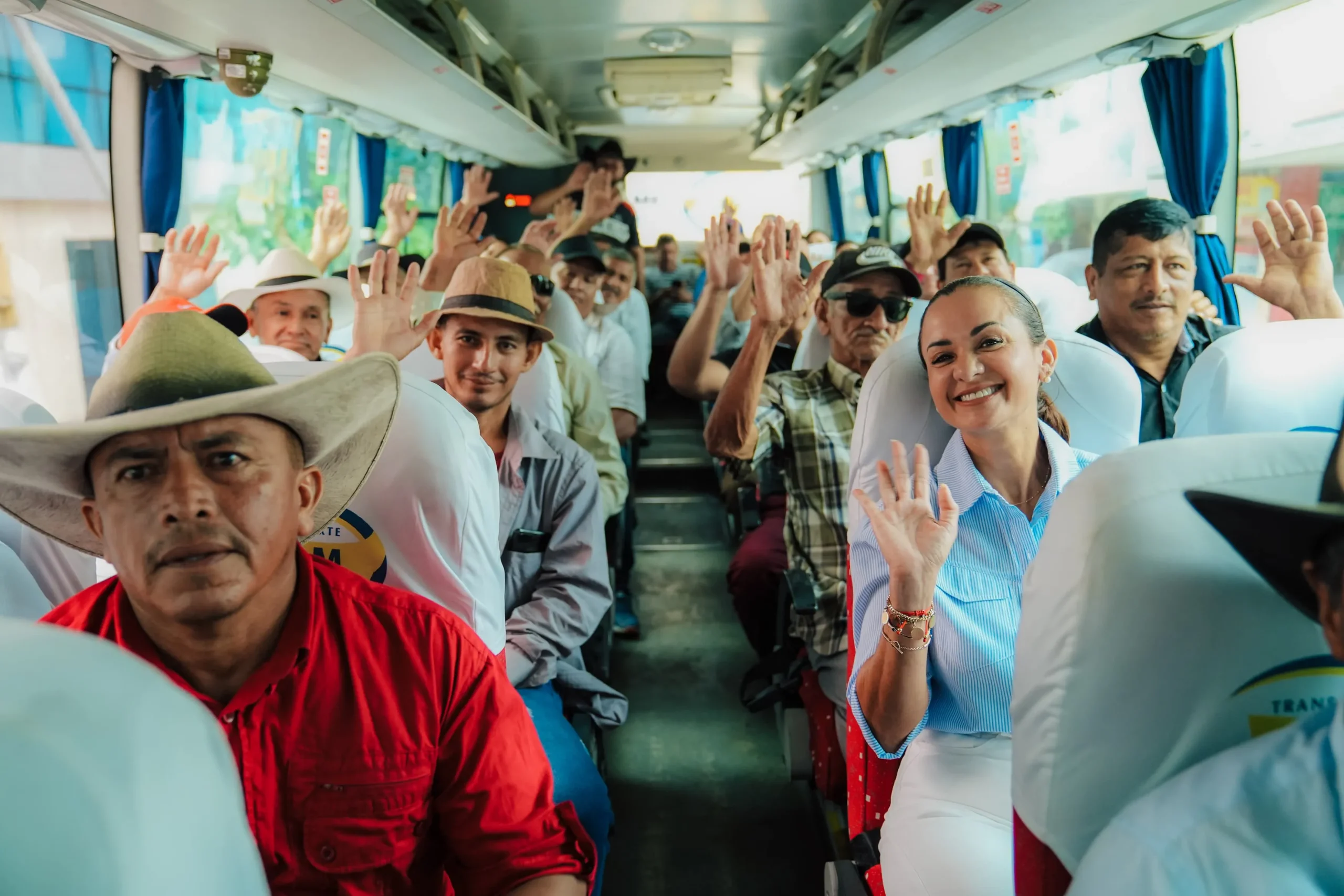 Prefectura del Guayas entrega Bono Agrícola a 100 campesinos en Daule