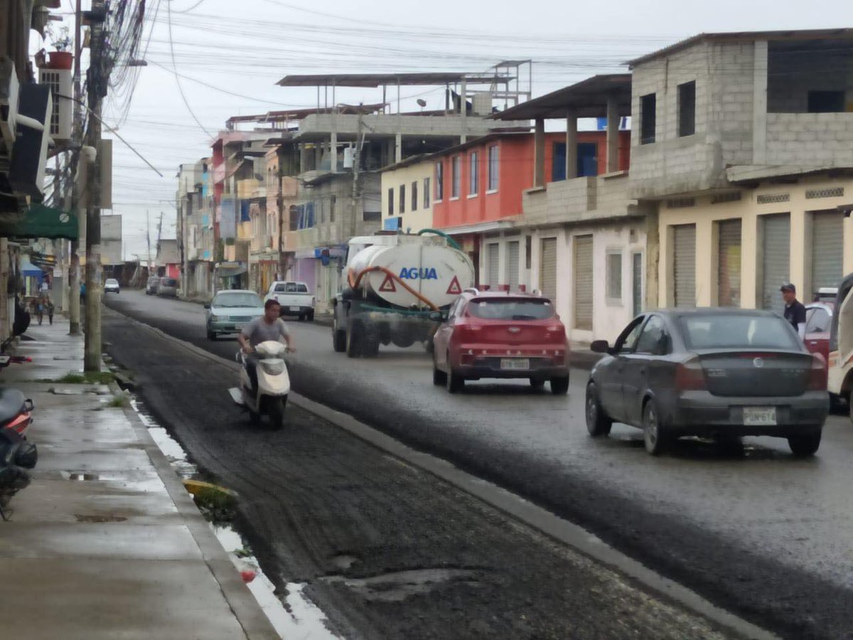 Municipio de Durán inicia recapeo en El Recreo dentro del plan vial integral
