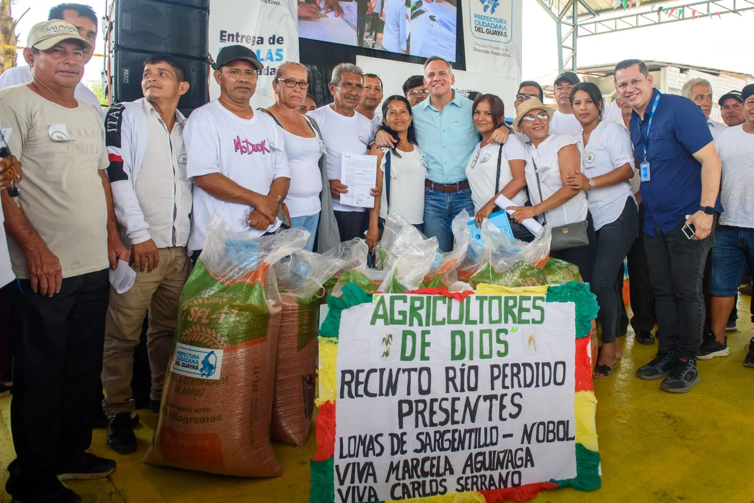 Prefectura del Guayas entrega semillas certificadas a agricultores de Daule