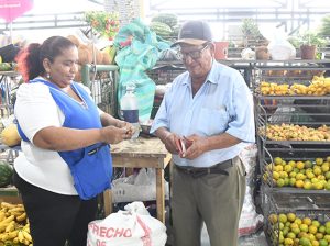 Mercados municipales de Guayaquil mantienen precios bajos y frescura para el barrio