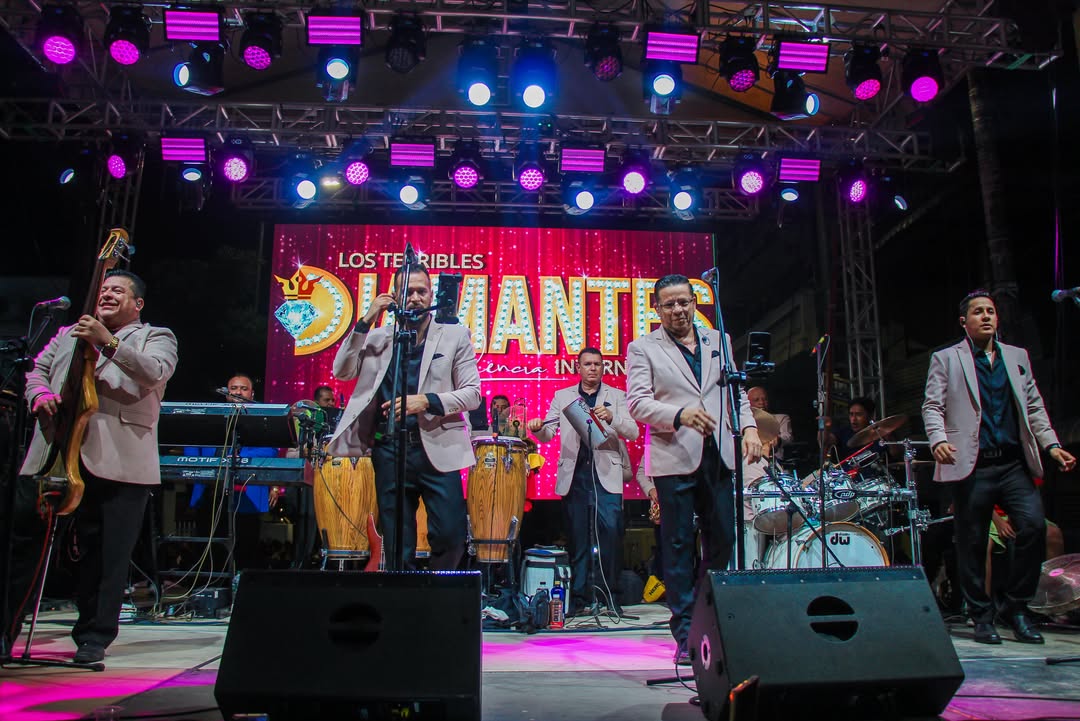 Daule vibró con Los Terribles Diamantes y Dary Conga en fiestas del Señor de los Milagros