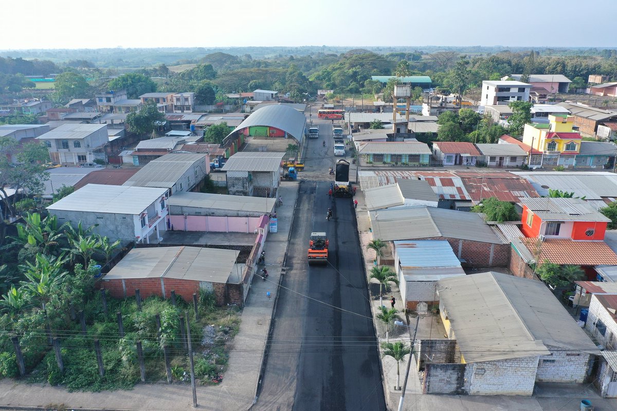 Alcaldía de El Empalme inicia asfaltado en calles Quito y Eloy Alfaro