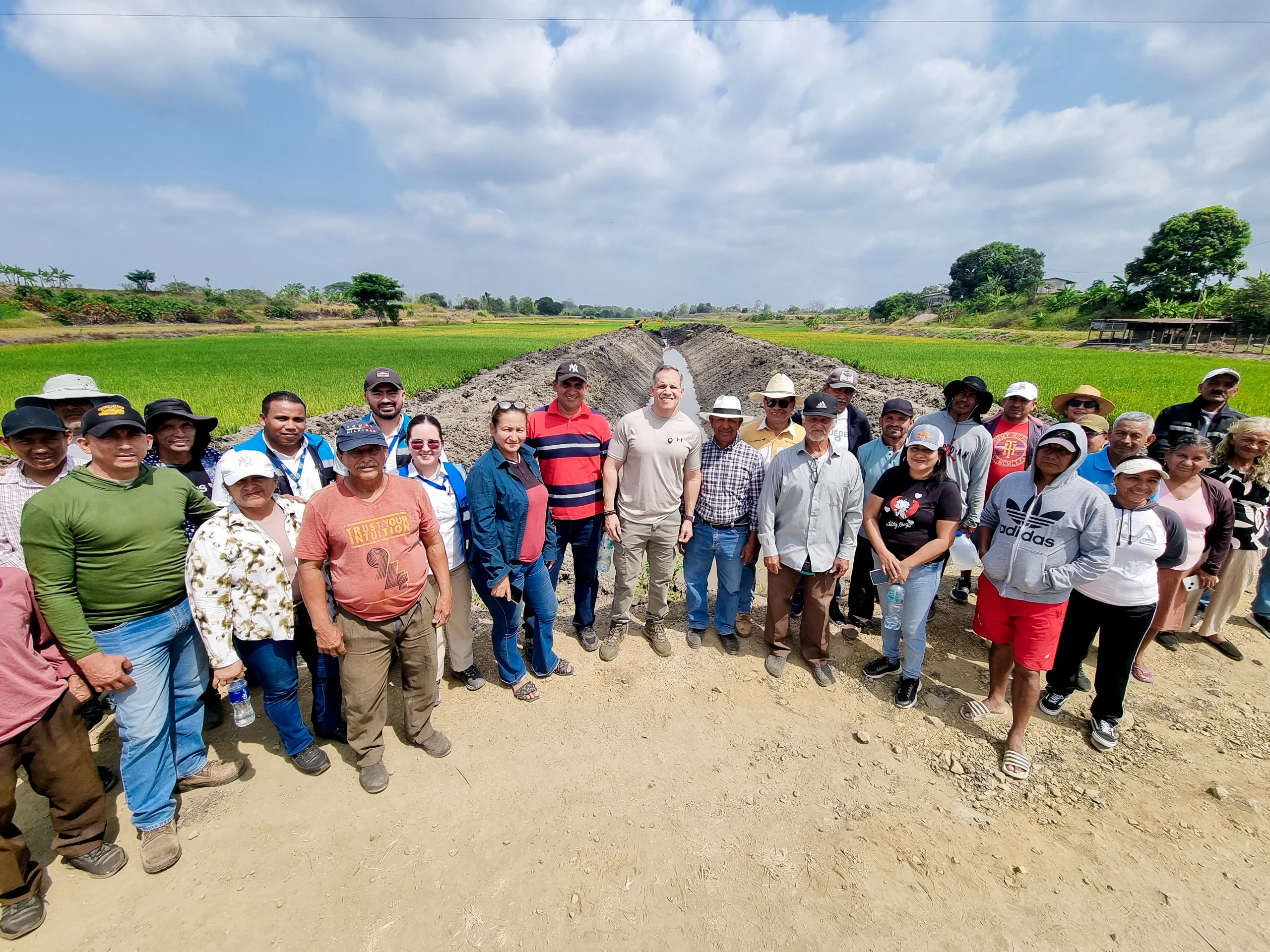 Avanza construcción del canal de riego en El Relicario, Colimes