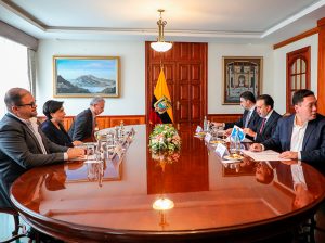 Alvarez ofrece infraestructura de Guayaquil al combate contra el crimen en reunión nacional
