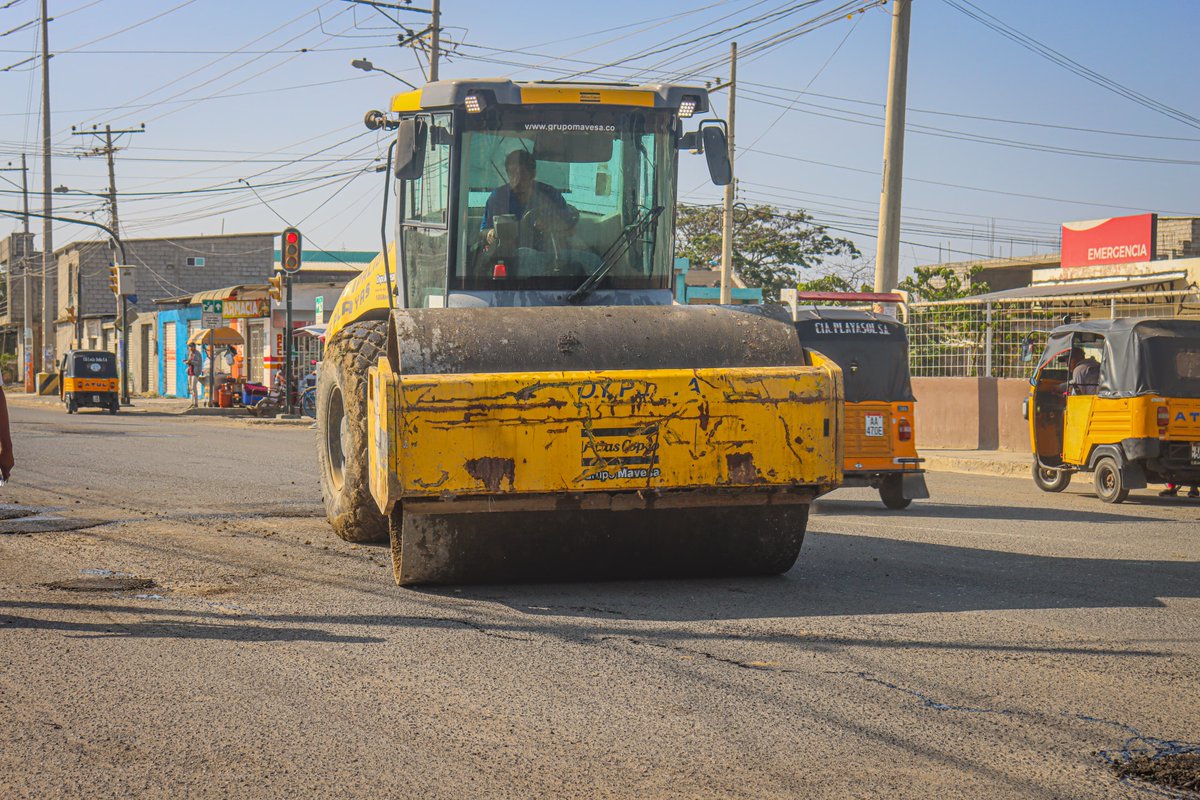Inician mejoramiento vial y rebacheo en Av. 15 de Agosto en Playas
