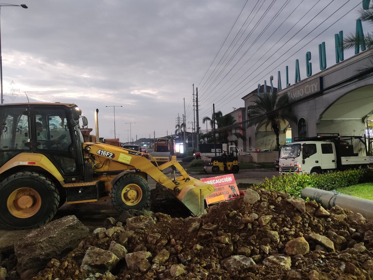 Daule restablece el agua tras reparar rotura en tubería con AMAGUA y EMAPA