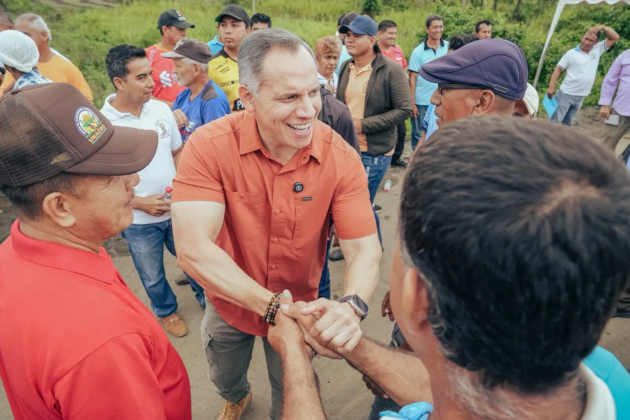 La Prefectura del Guayas avanza en obras viales y reúne a agricultores en Colimes