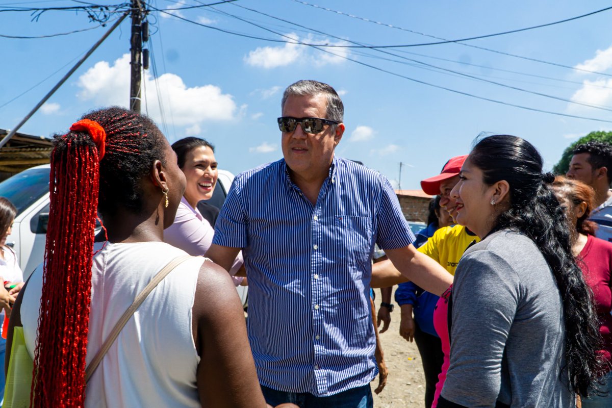 Municipio de Milagro atiende peticiones de agua y vías en visita al sector