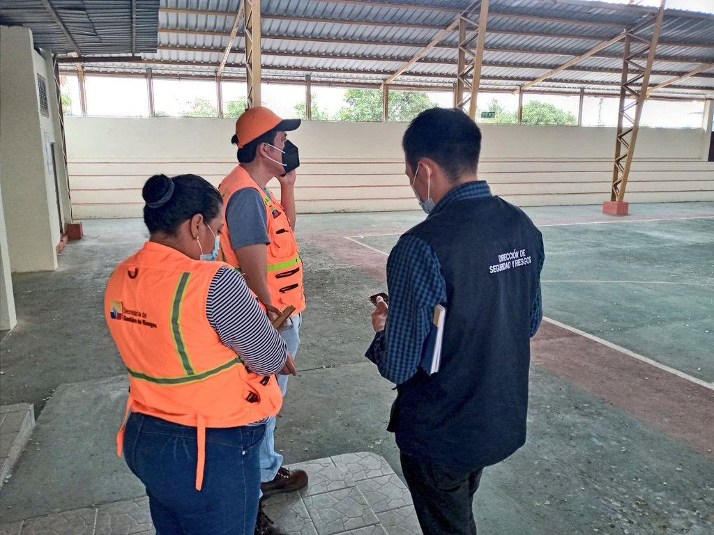 Secretaría de Gestión de Riesgos inspecciona albergues temporales en Guayaquil