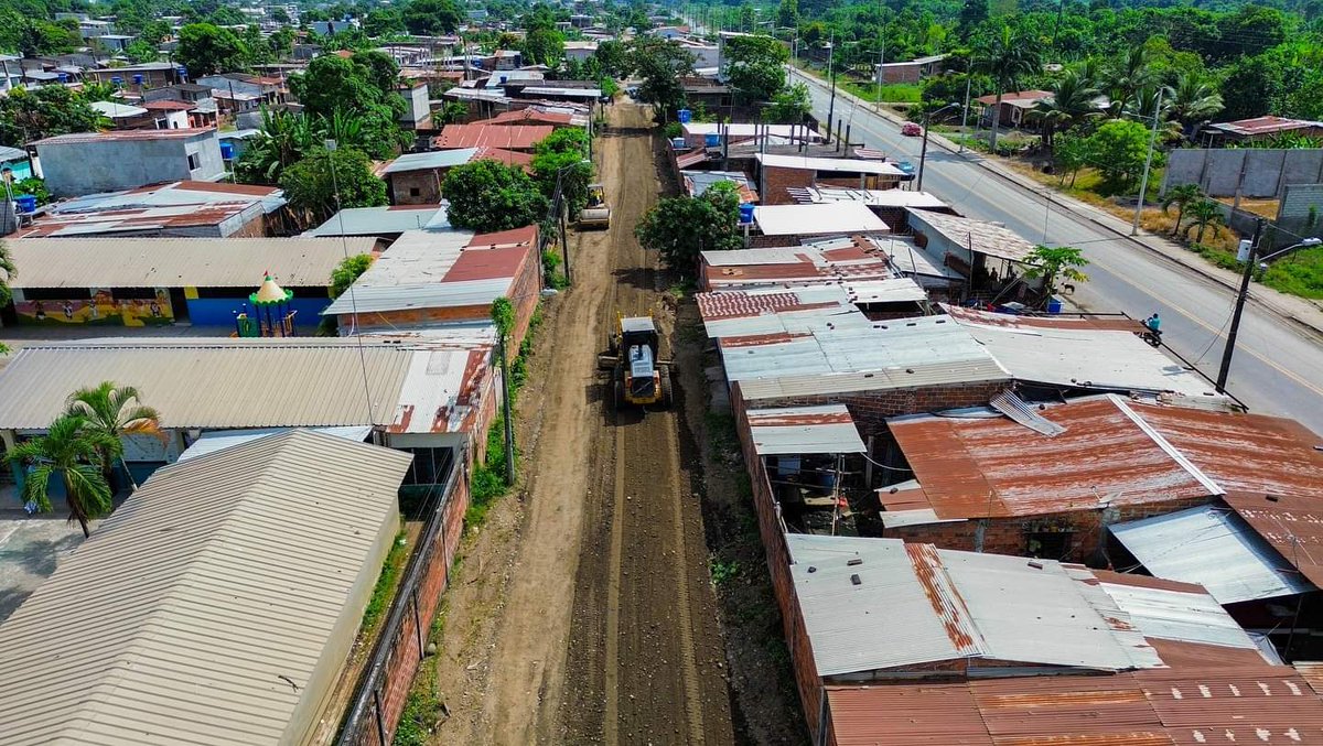 Reconformación de calles en Las Piñas mejora el tránsito en el sur de Milagro