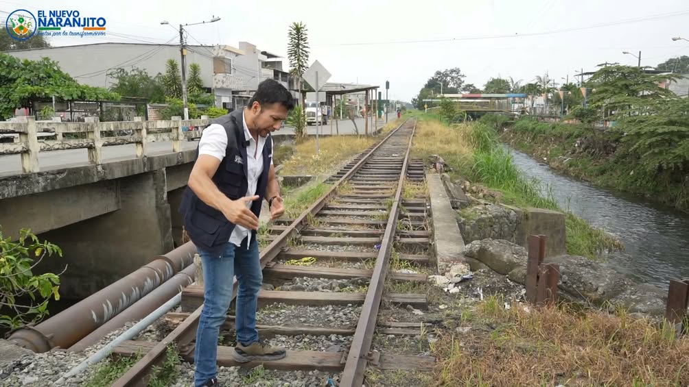 Alcaldía de Naranjito construye muro para frenar desborde del estero El Chorrón
