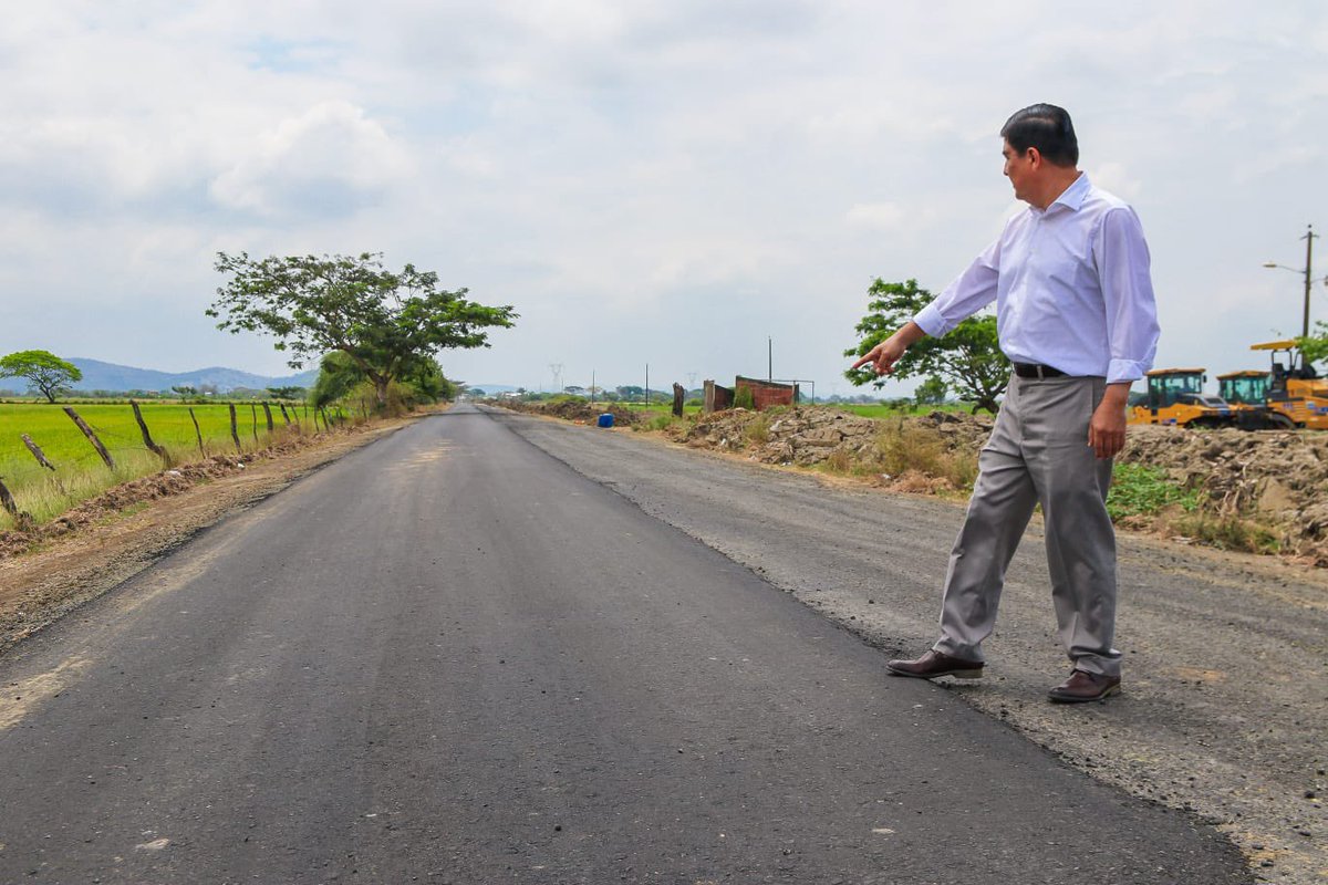 Avanza asfaltado de 8.7 km que une La Fabiola, Huachapeli y Los Lojas
