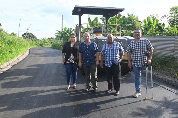 Asfaltado principal vía acceso El Guayabo en El Empalme