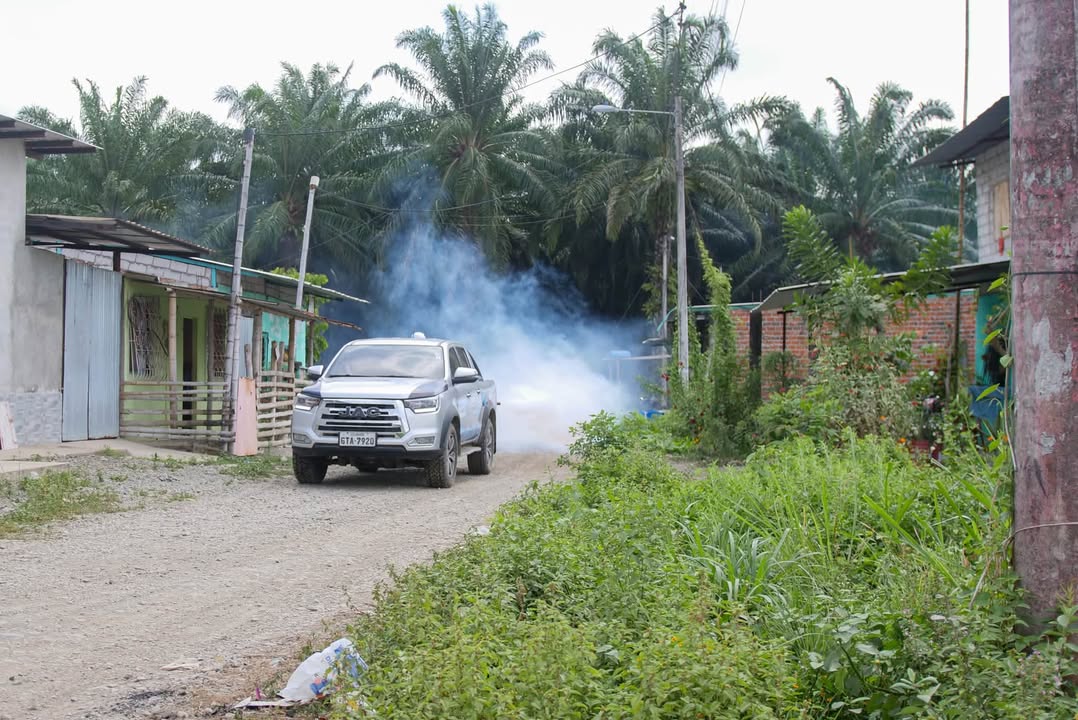 GAD Simón Bolívar y Prefectura del Guayas inician fumigación contra el dengue en toda la zona norte