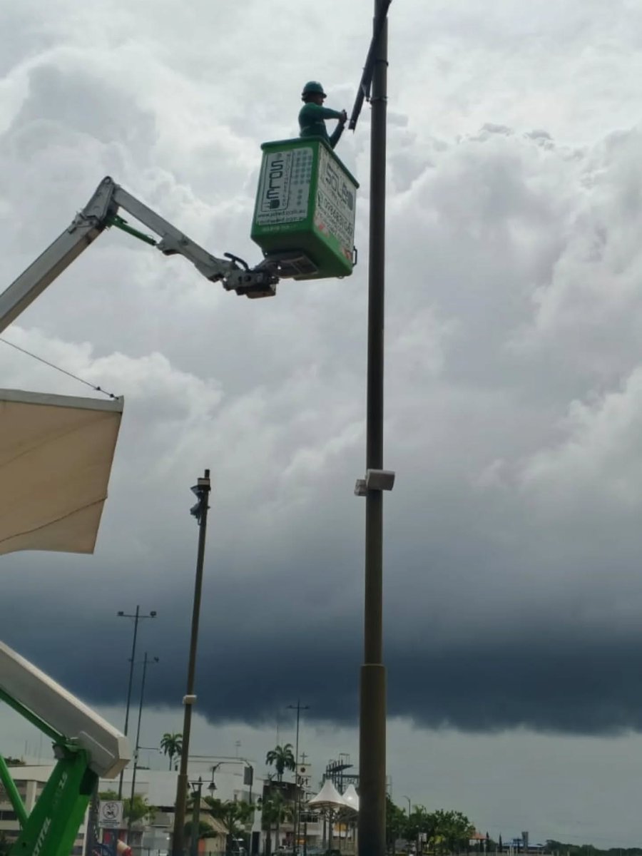 Reparación de luminarias en Malecón 26 de Noviembre mejora seguridad nocturna en Daule