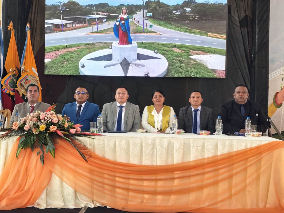 Santa Lucía rinde homenaje a su historia y líderes durante sesión por 39 años de cantonización