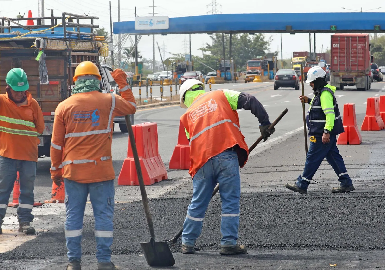 Prefectura del Guayas extiende cabinas en el peaje de Boliche para aliviar el tránsito