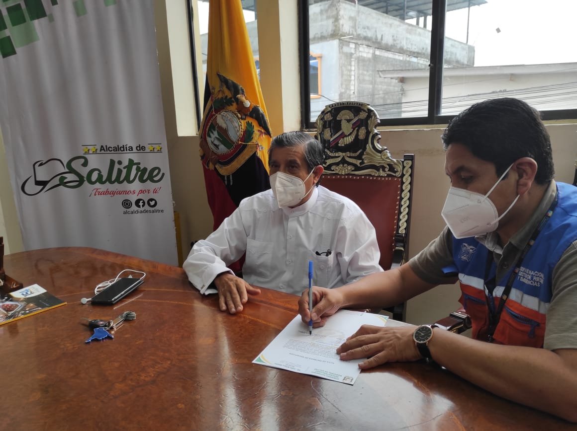 Riesgos Entregó 11.500 Saquillos para Muro de Protección en Hacienda Nueva