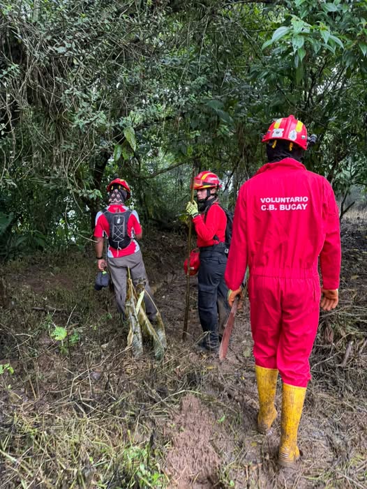 Bomberos de Bucay monitorean canales ante el invierno y exigen limpieza inmediata