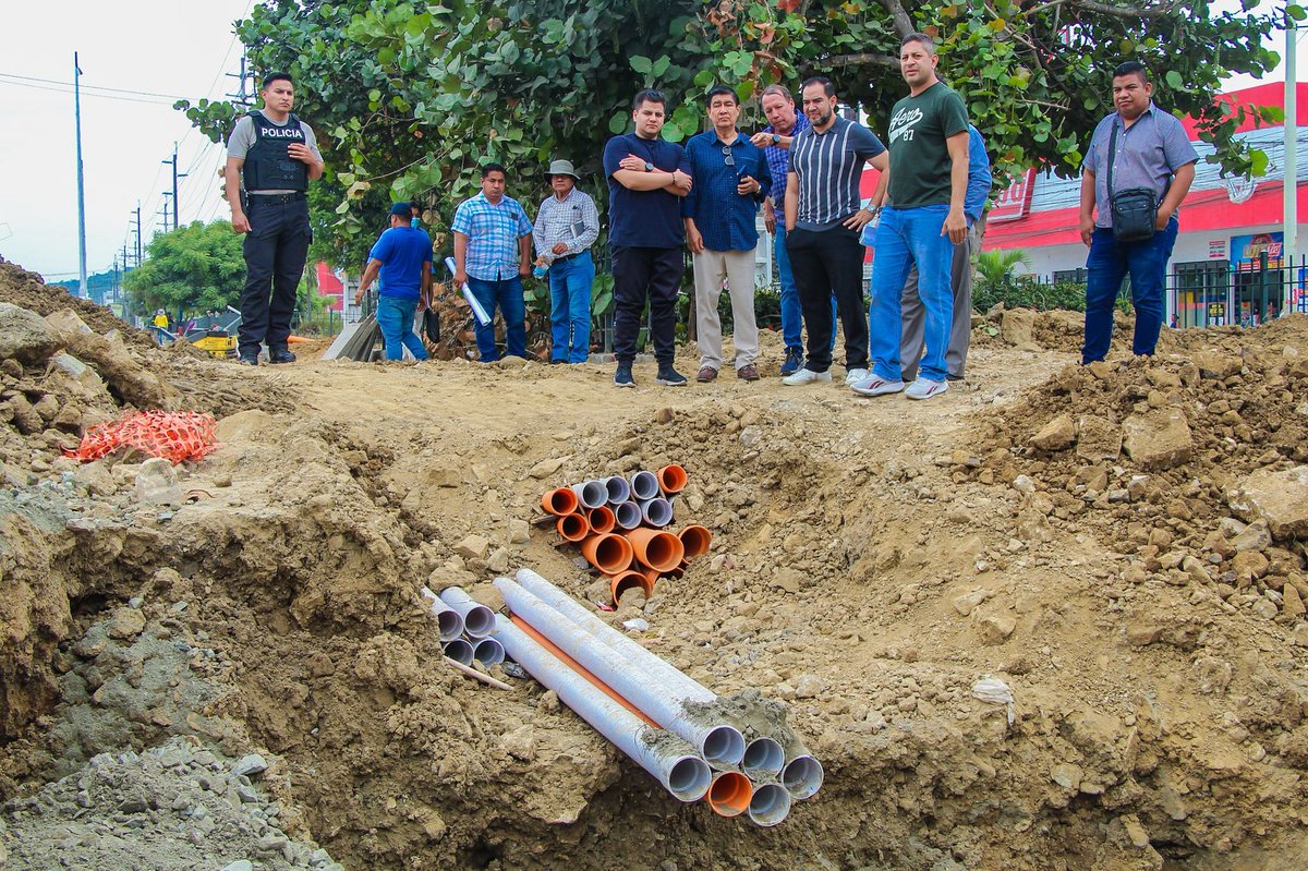 Avanzan obras de regeneración urbana en Av. León Febres Cordero, La Aurora