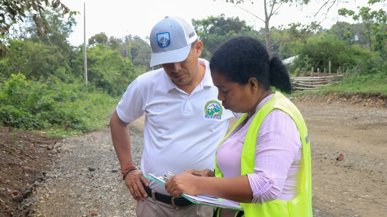 Verifican avances en obra vial que une a Valle de la Virgen con Manabí