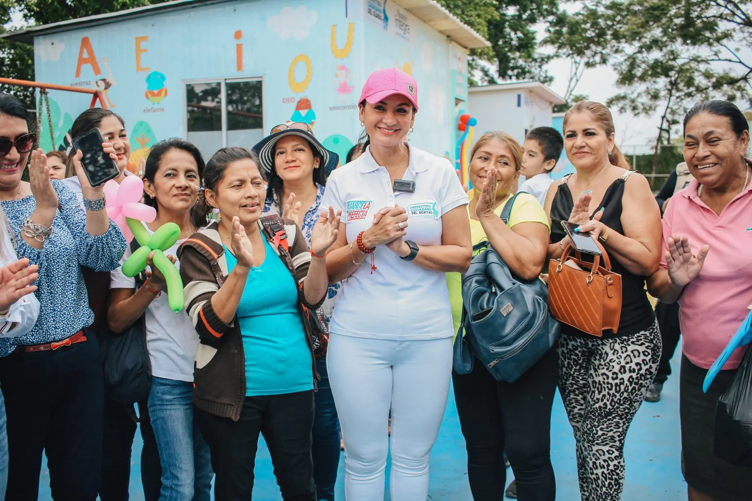 Prefectura del Guayas recupera bus para traslados de terapias en Daule