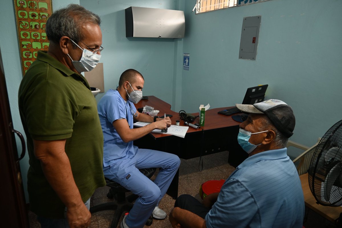 70 adultos mayores del Empalme reciben atención médica gratuita